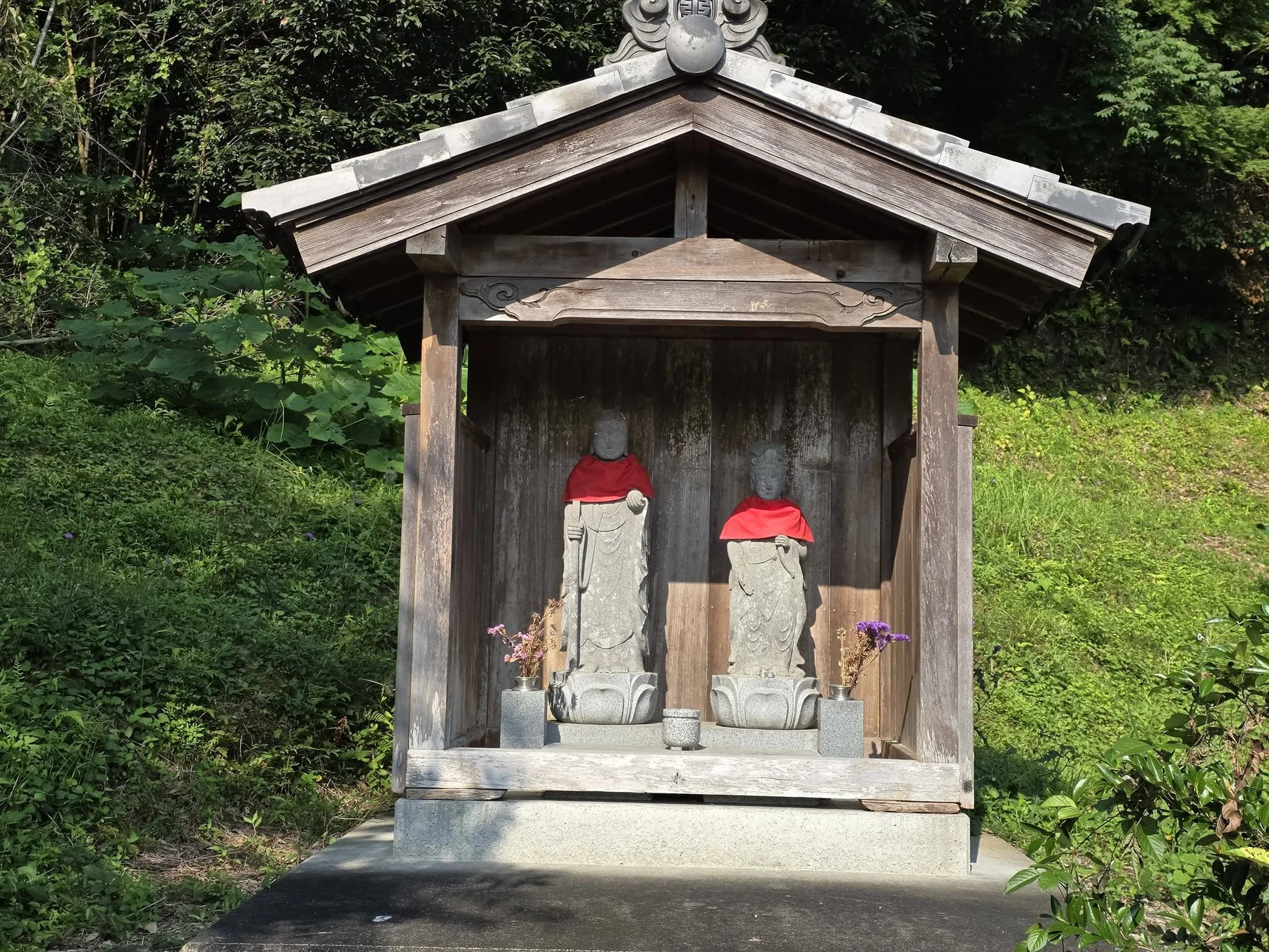 安全寺境内の地蔵堂