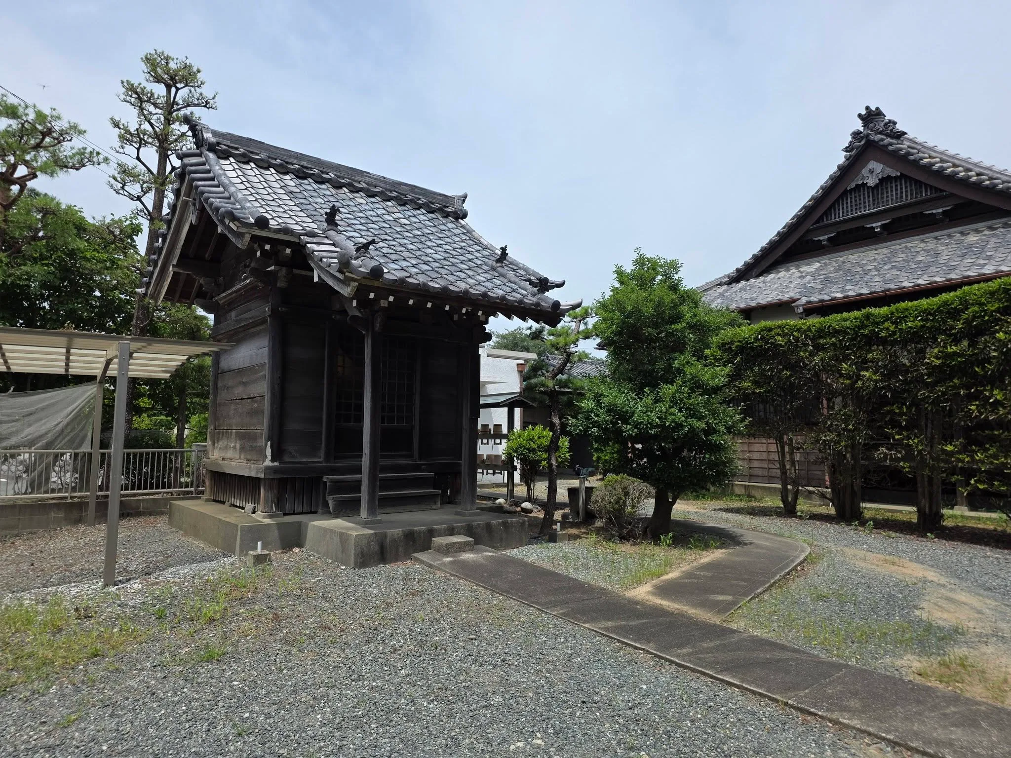 行泉寺境内の付属堂