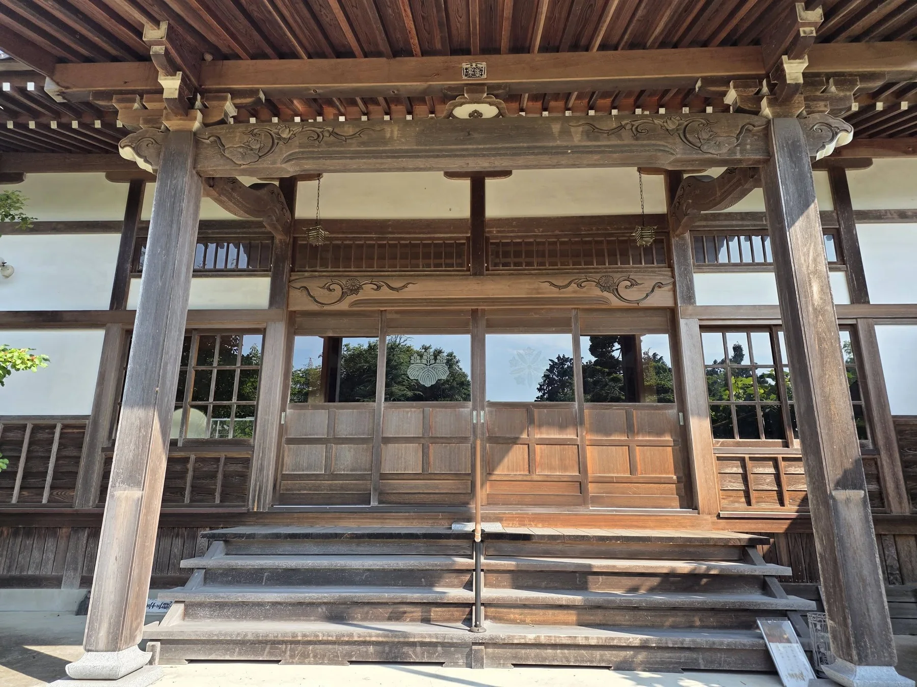 法雲寺本堂入口