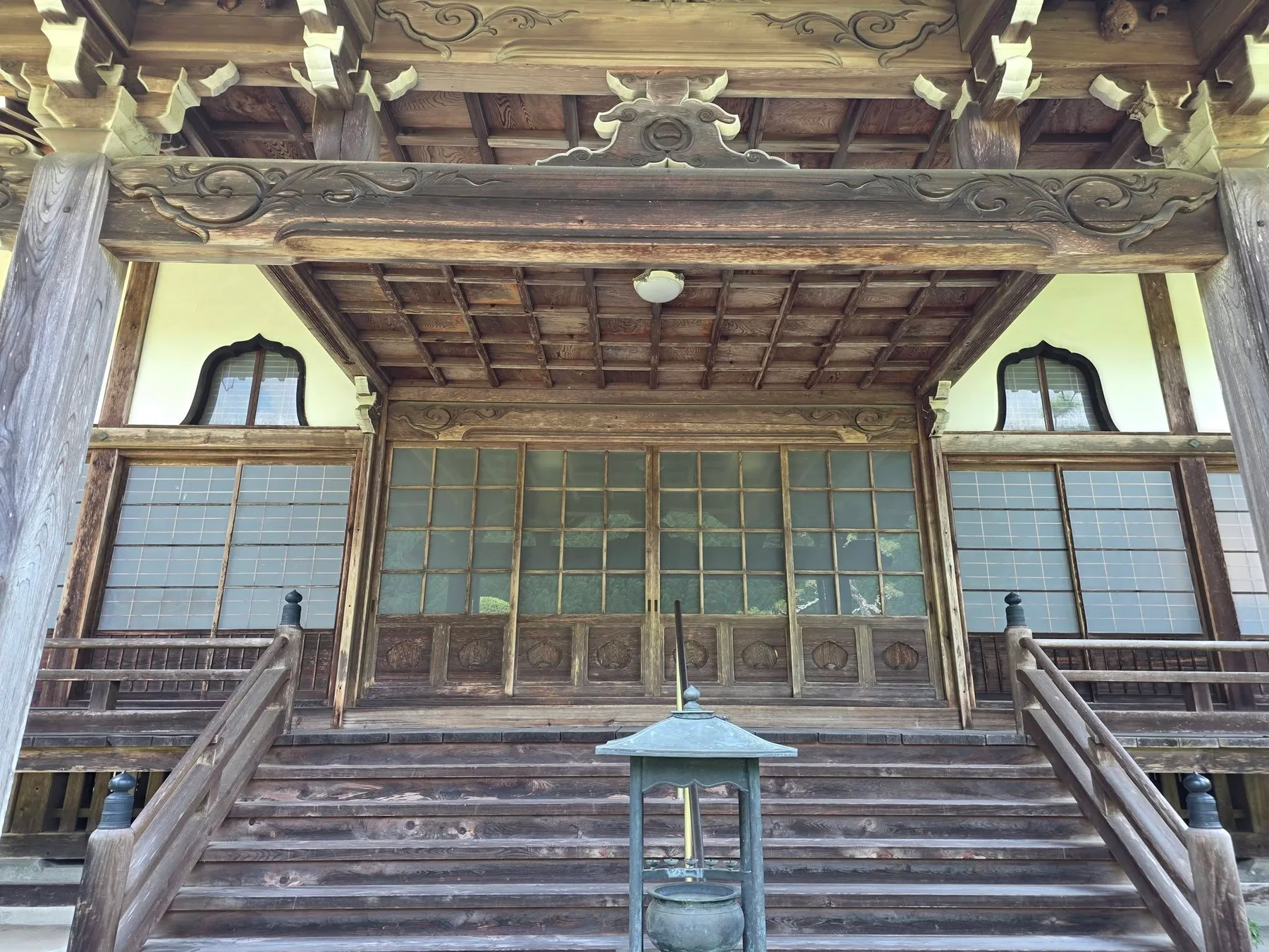 一雲斉本堂正面
