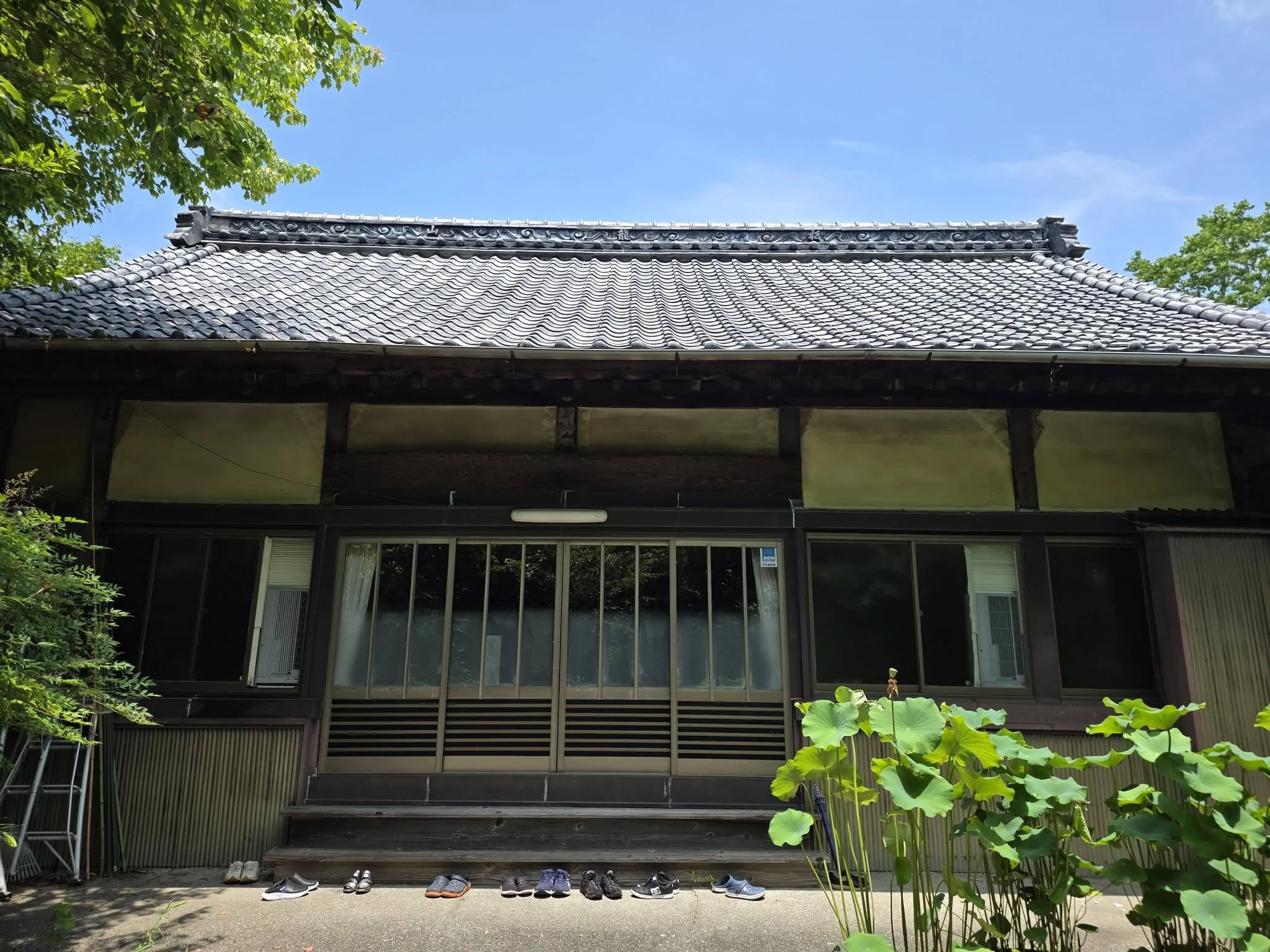 磐田市蛭池の寿正寺本堂正面
