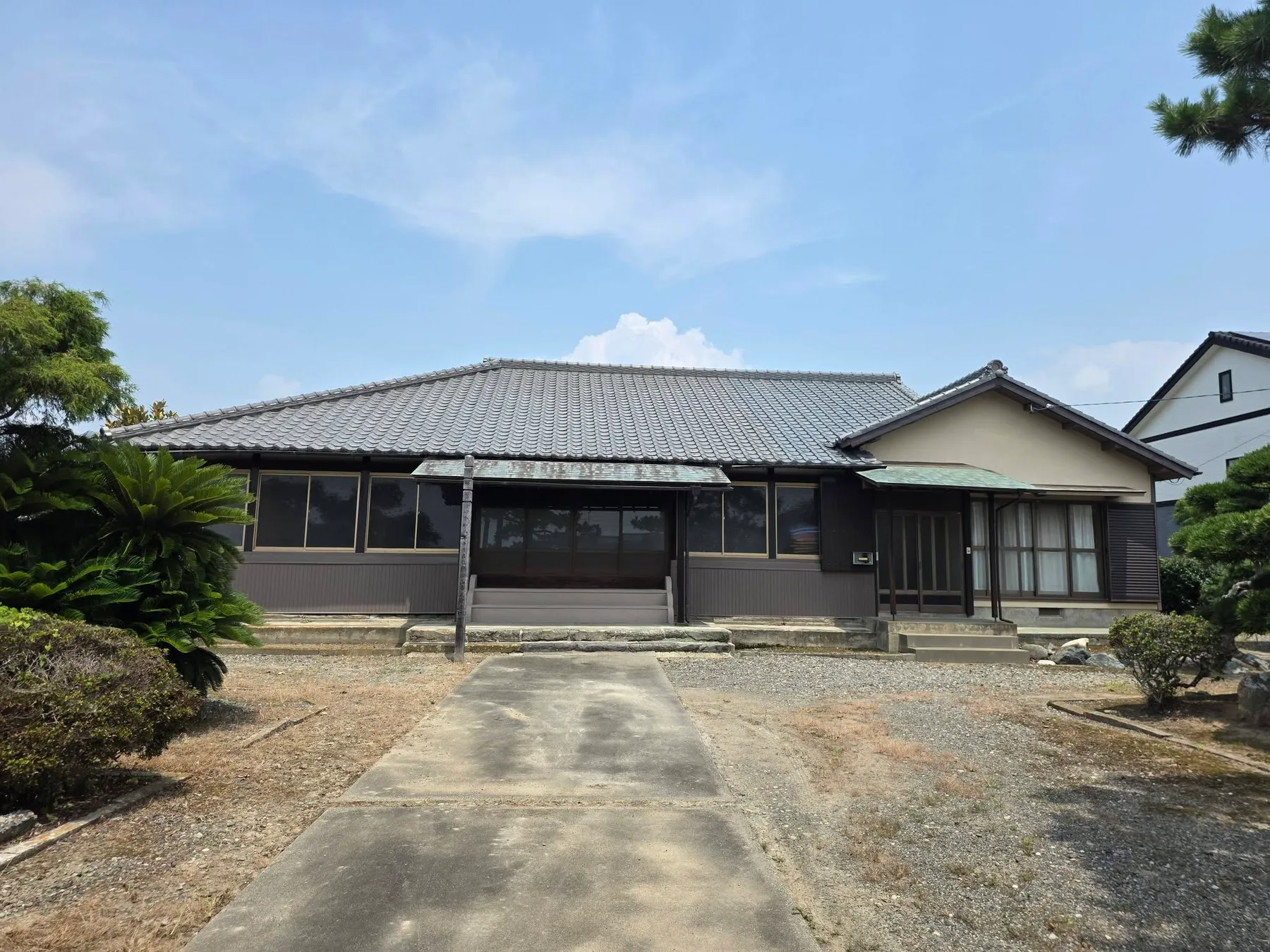 草崎の壽正寺本堂正面
