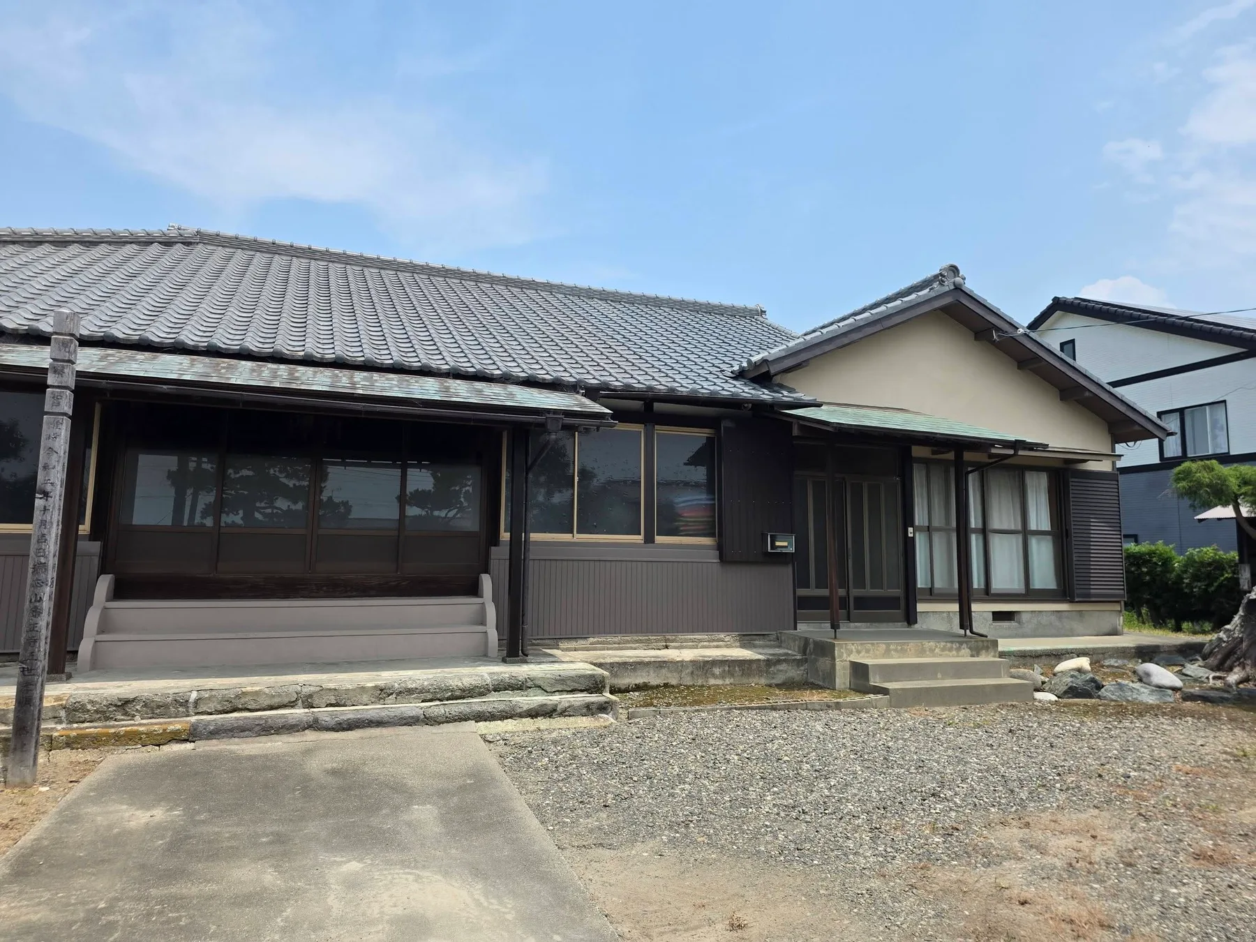草崎壽正寺の境内景観