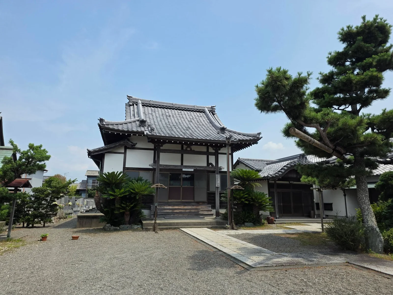 磐田市掛塚819番地に所在する満福寺本堂
