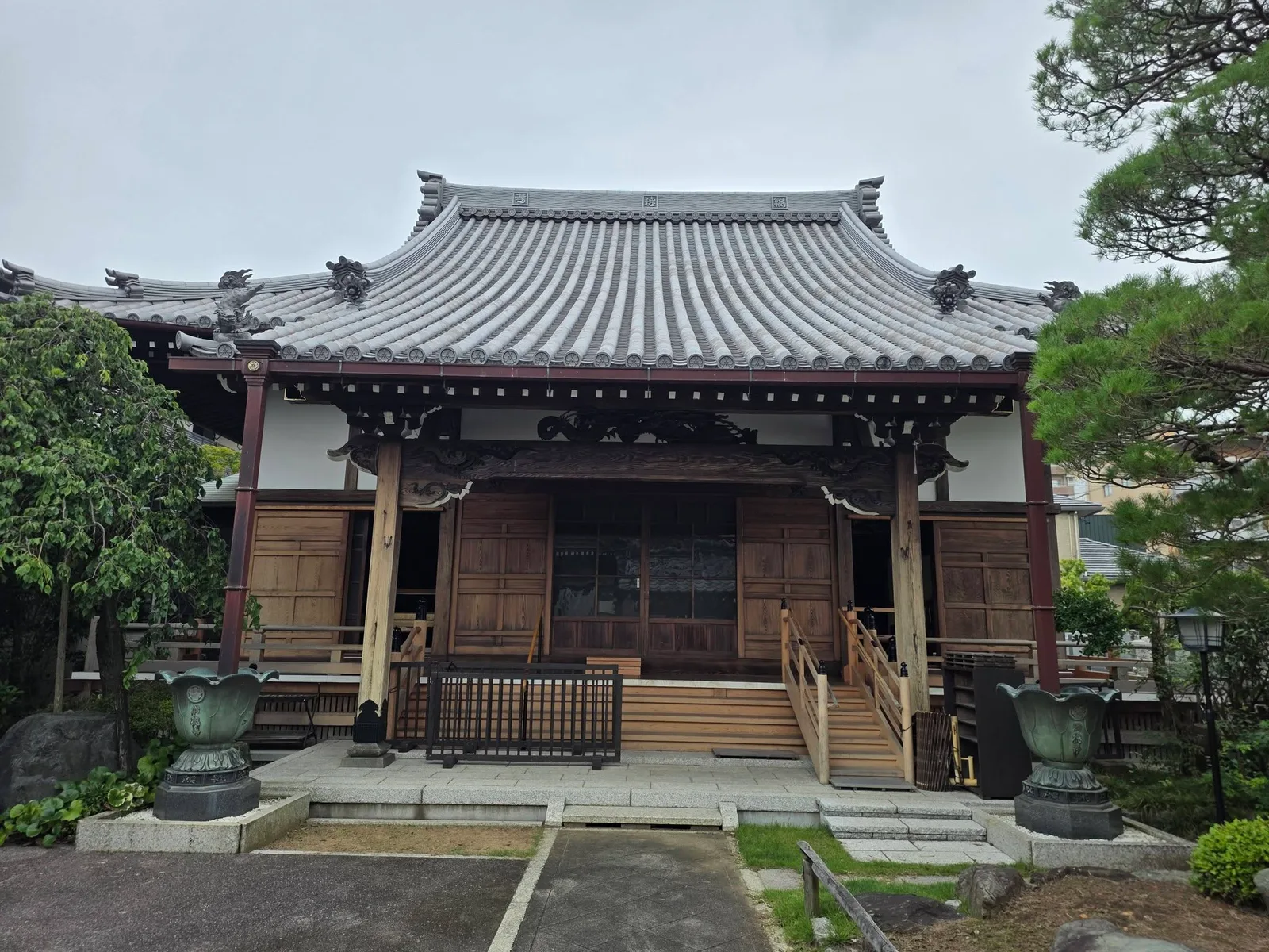 満徳寺本堂正面