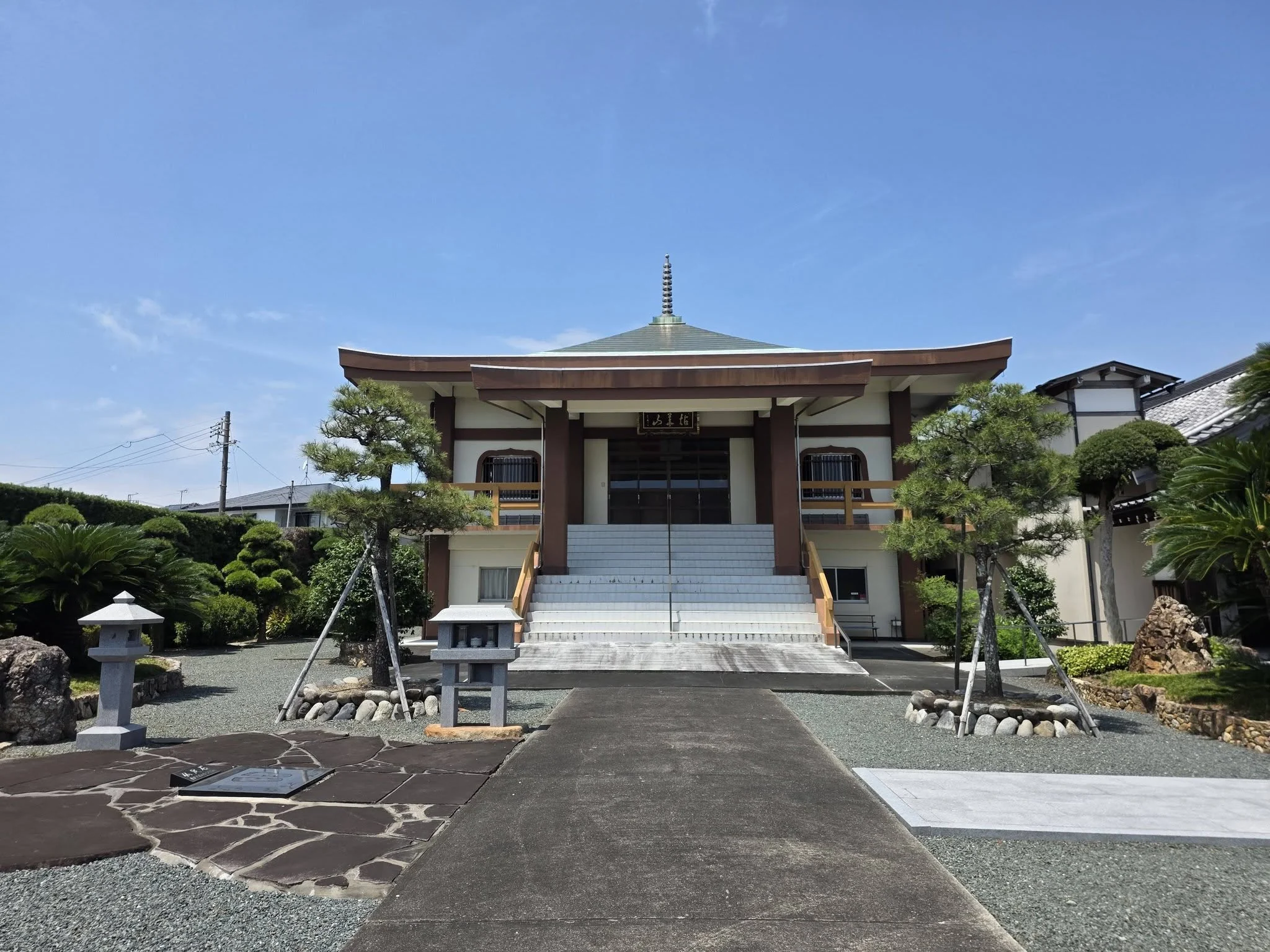 正眼院本堂正面の全景