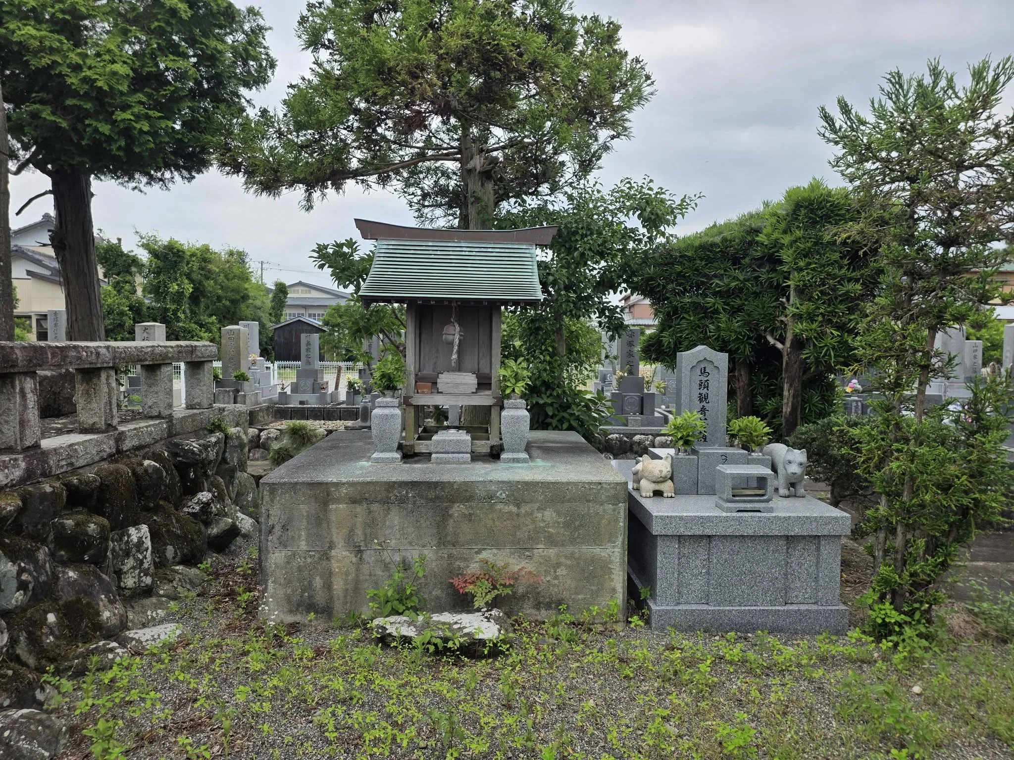 宗次寺境内の馬頭観音堂