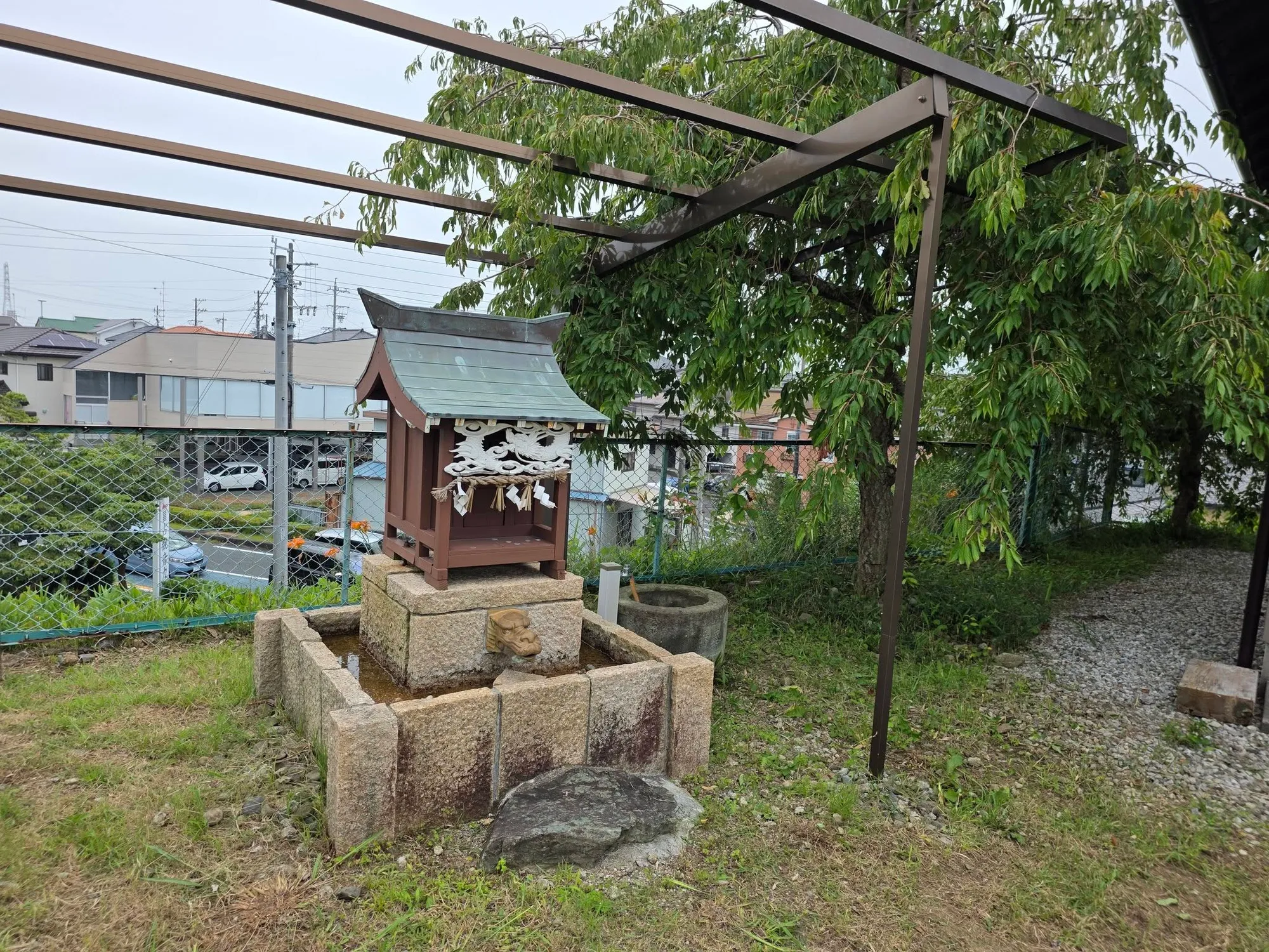 徳翁院境内社付近の手水鉢