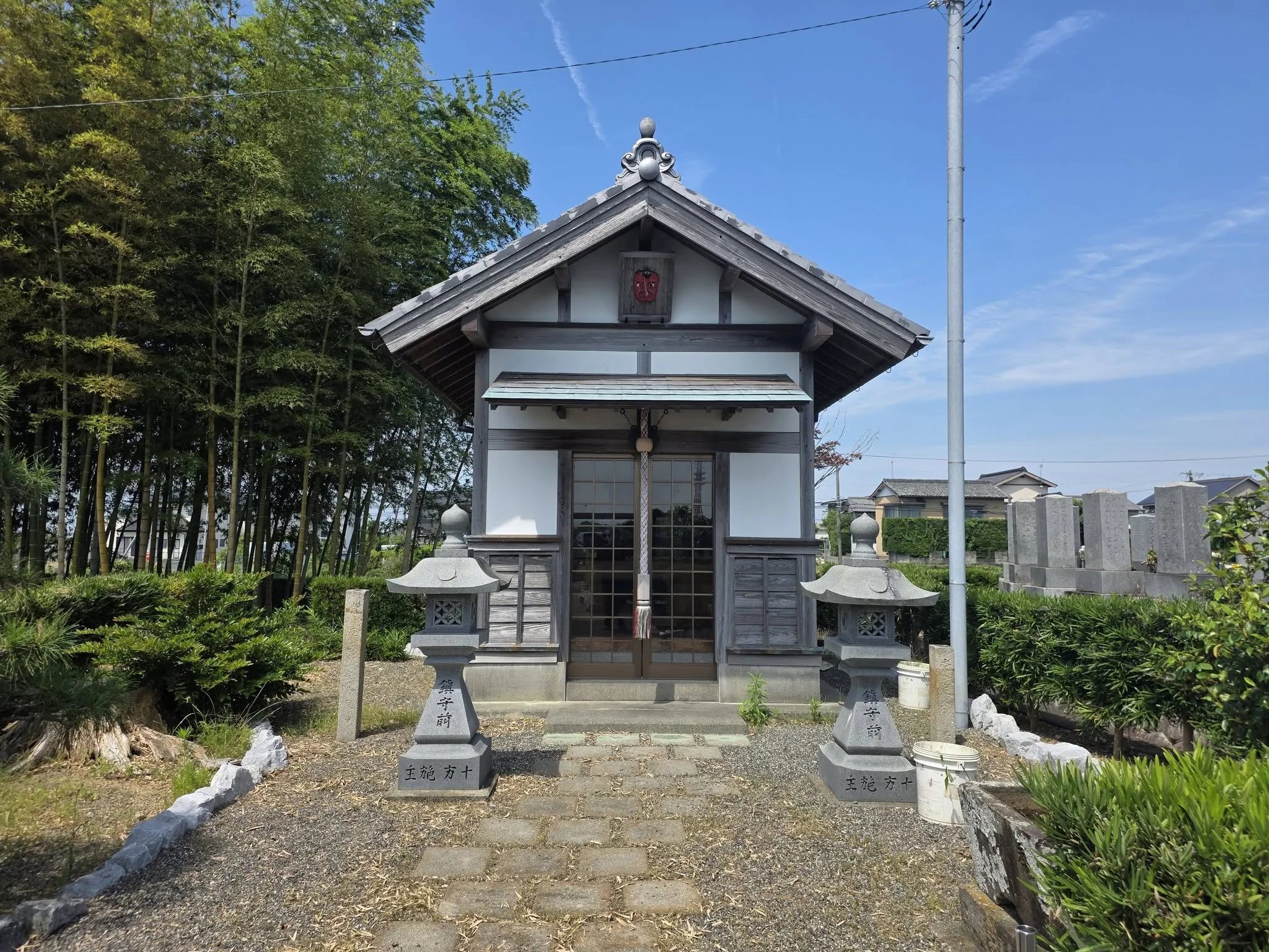 全久院境内の小堂正面