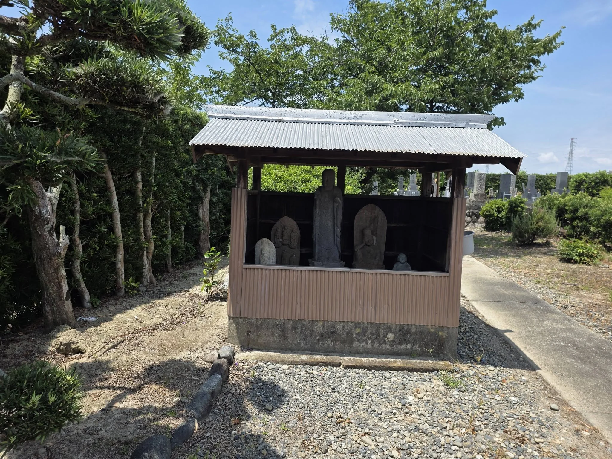 蔵本寺境内の地蔵堂