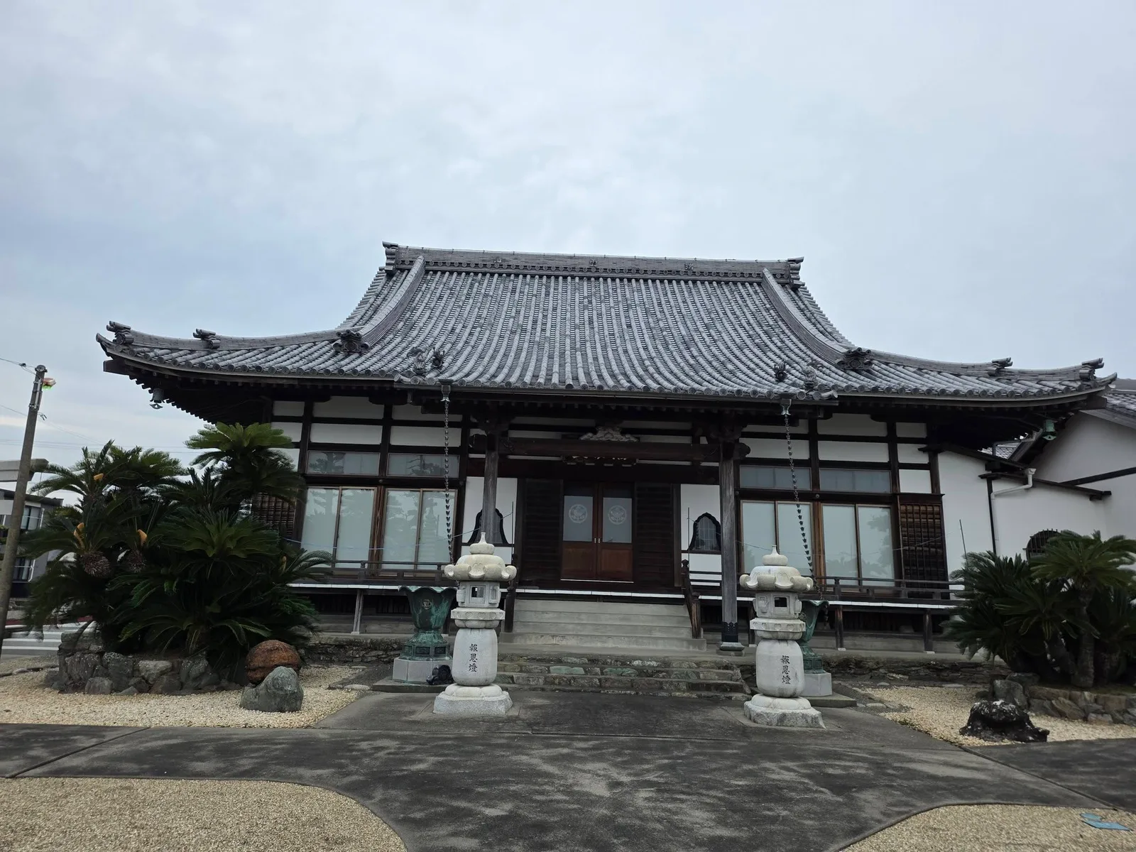 妙法寺本堂正面